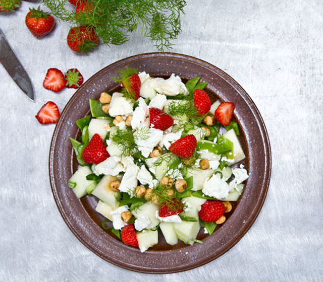 honungsmelon_med_getost_och_jordgubbar